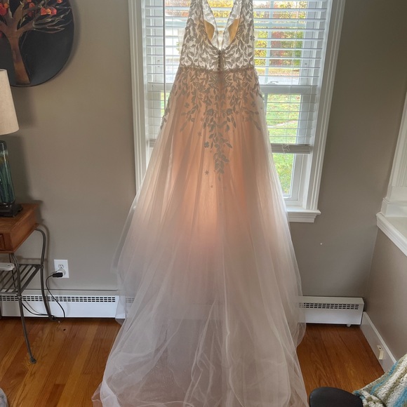 BHLDN Wedding Gown - Picture 5 of 9